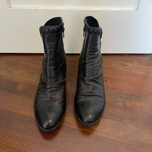 Bueno Black Ankle Boot - Picture 2 of 6